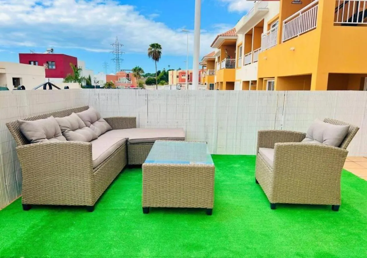 Ground-Floor 1 Bedroom Condopool &Wifi Costa Adeje 칼라오살바헤 아파트