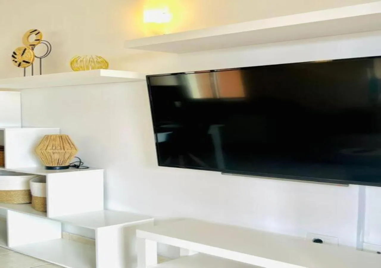 Ground-Floor 1 Bedroom Condopool &Wifi Costa Adeje 칼라오살바헤 아파트