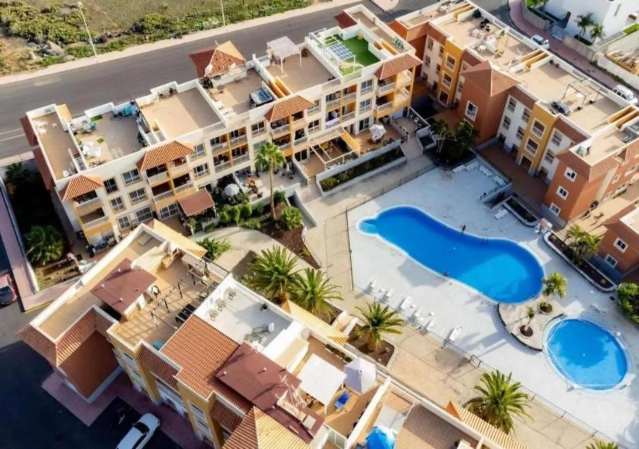 Ground-Floor 1 Bedroom Condopool &Wifi Costa Adeje 칼라오살바헤 0*,  스페인
